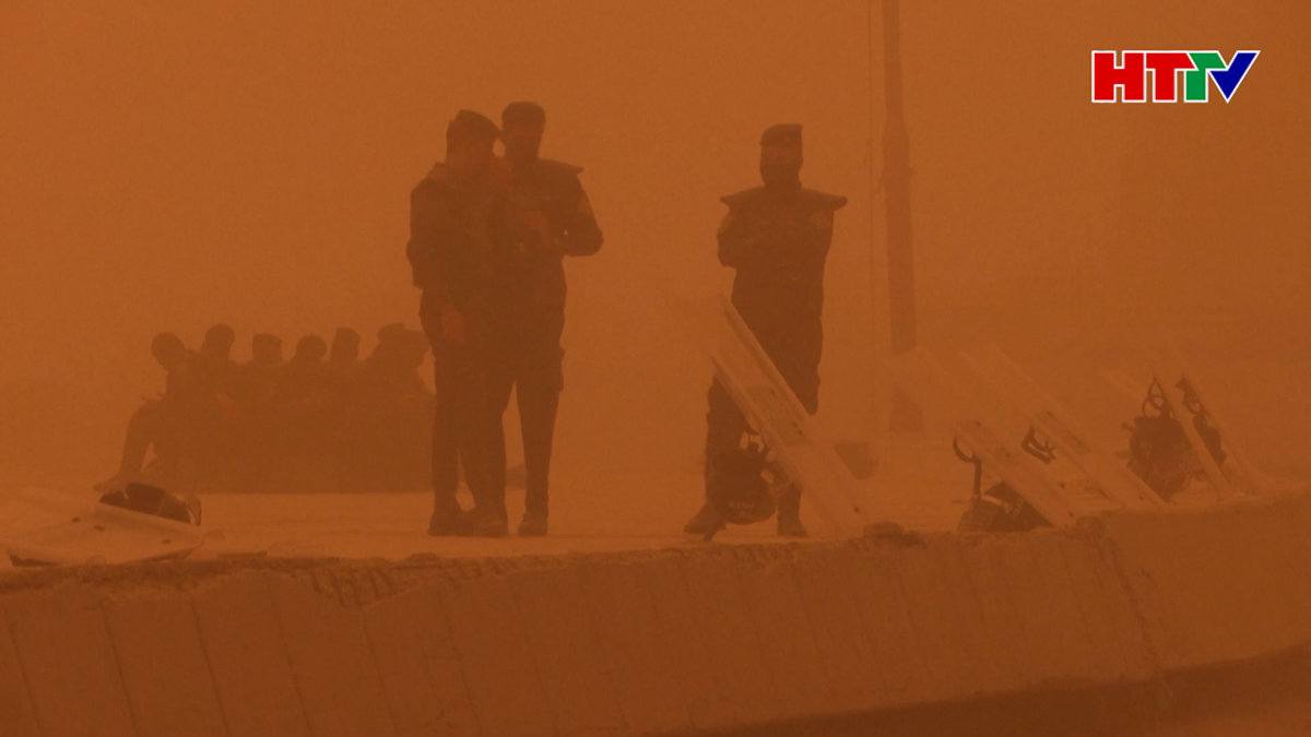 Bão cát bao phủ Iraq