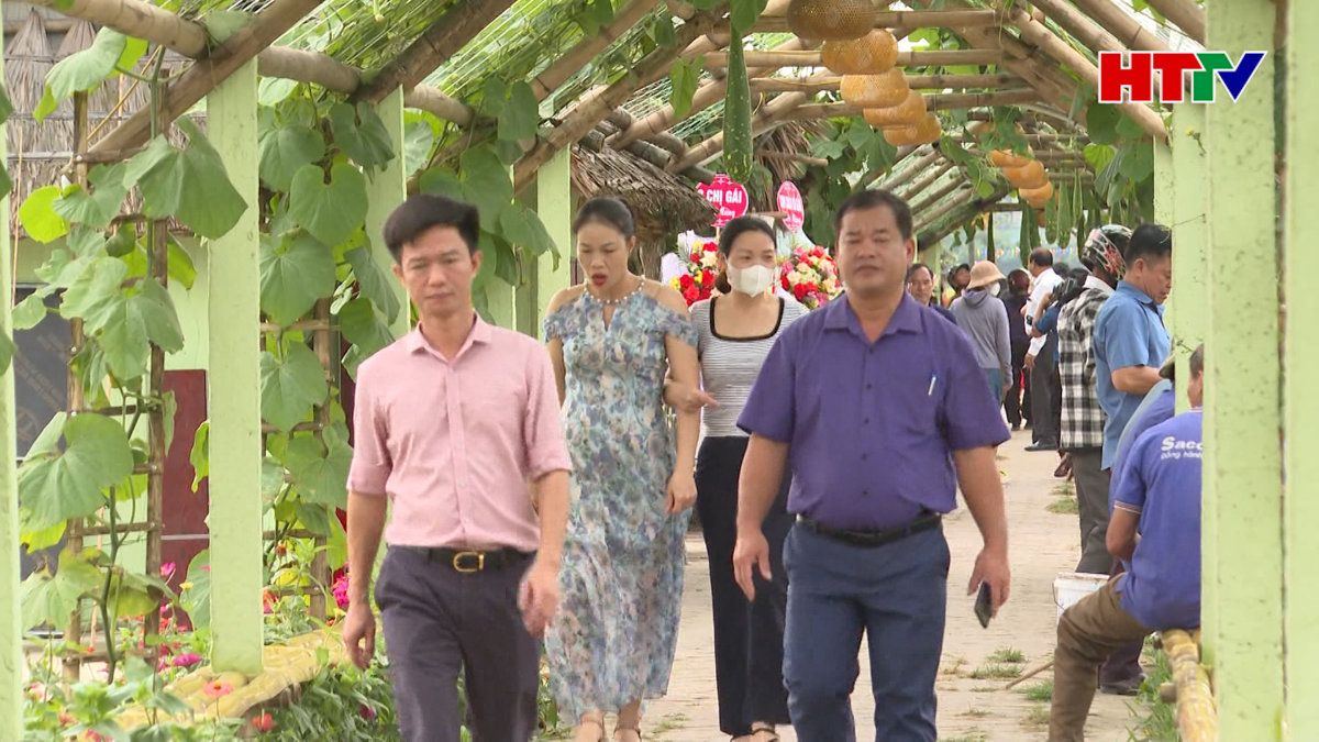 Độc đáo phiên chợ quê trong lòng thành phố