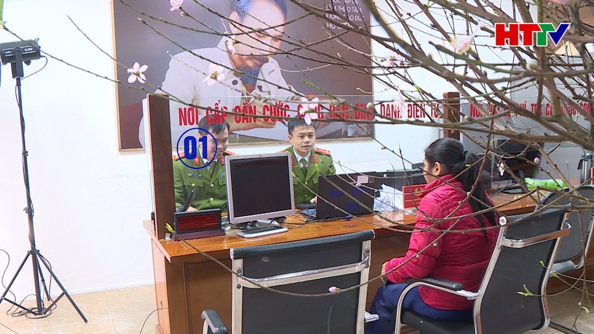 Công an Hà Tĩnh: Xuyên Tết phục vụ dân làm CCCD