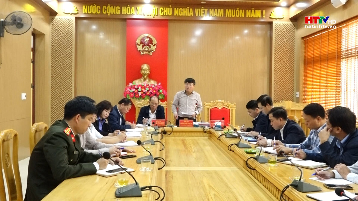 Lãnh đạo thành phố tiếp công dân định kỳ tháng 11