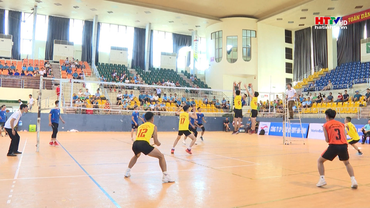 Khai mạc giải bóng chuyền Công đoàn Hà Tĩnh