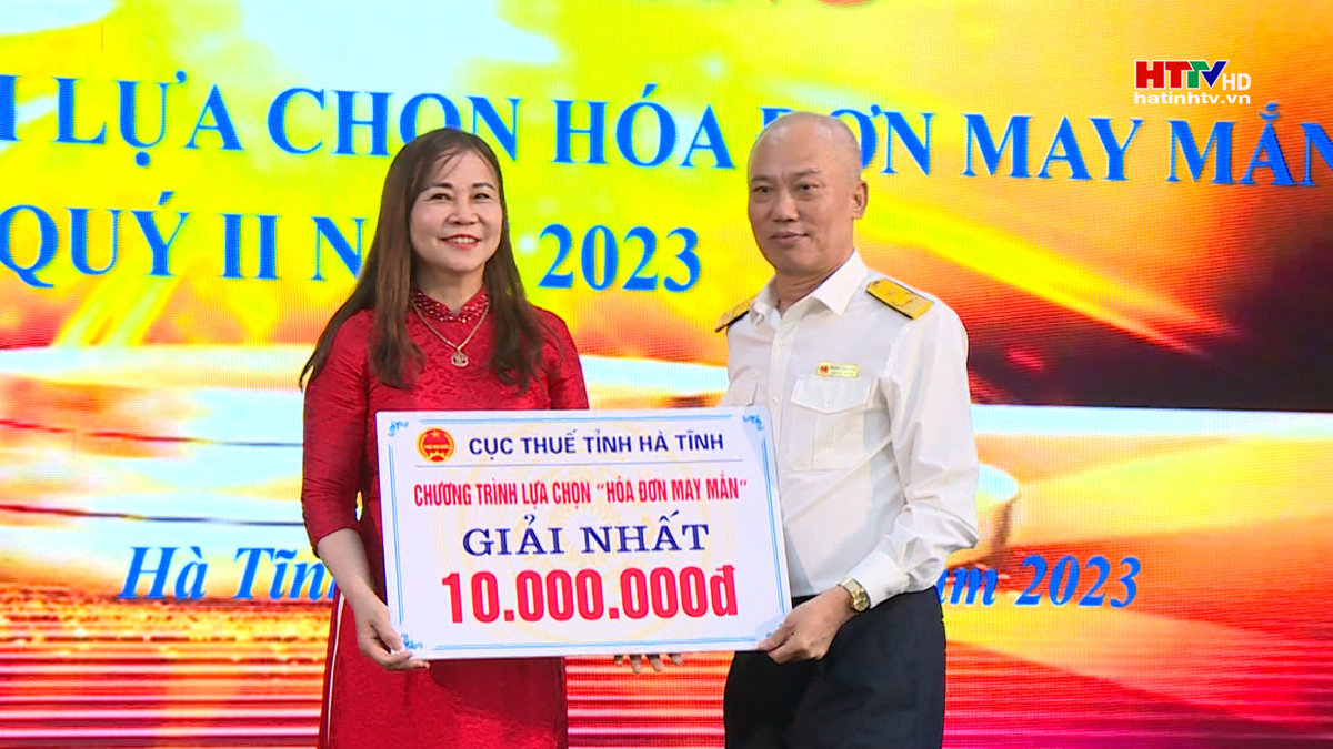 Cục thuế tỉnh trao thưởng hóa đơn may mắn Quý II năm 2023