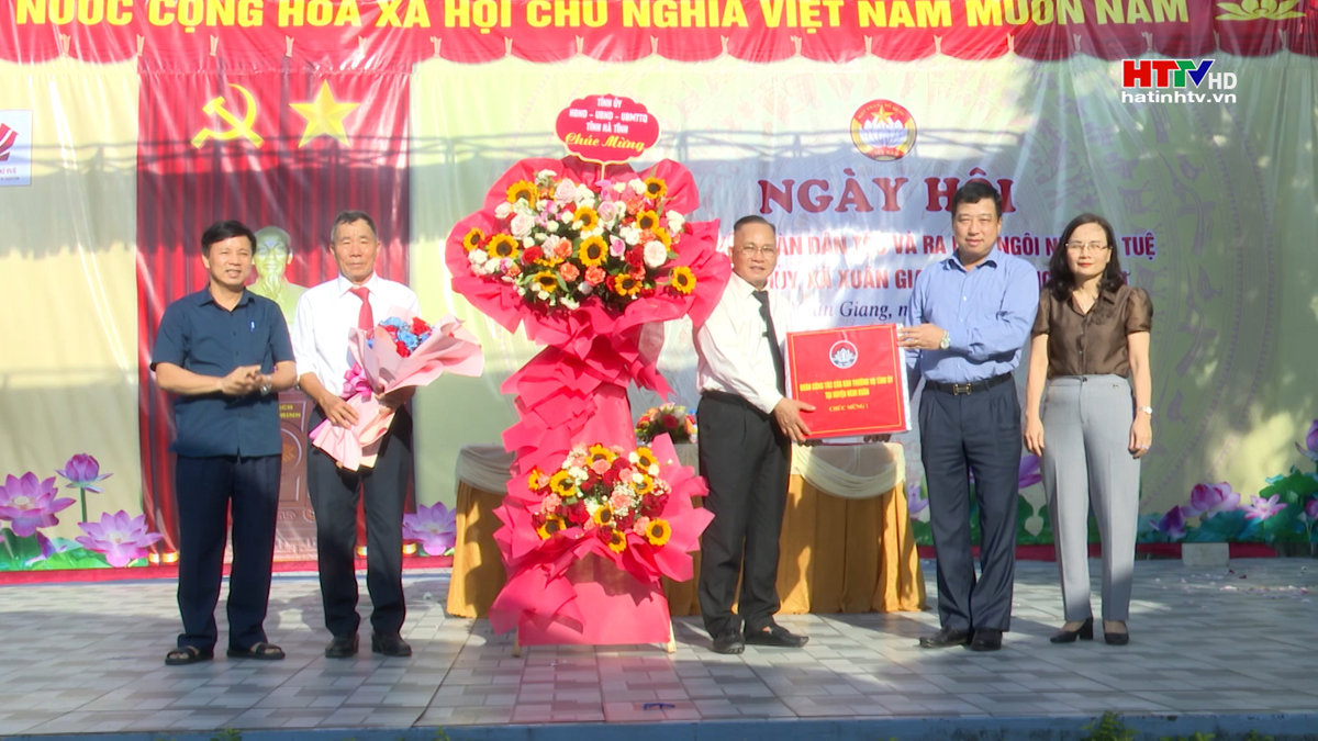 Phó Chủ tịch Thường trực HĐND tỉnh dự Ngày hội ĐĐK tại Nghi Xuân