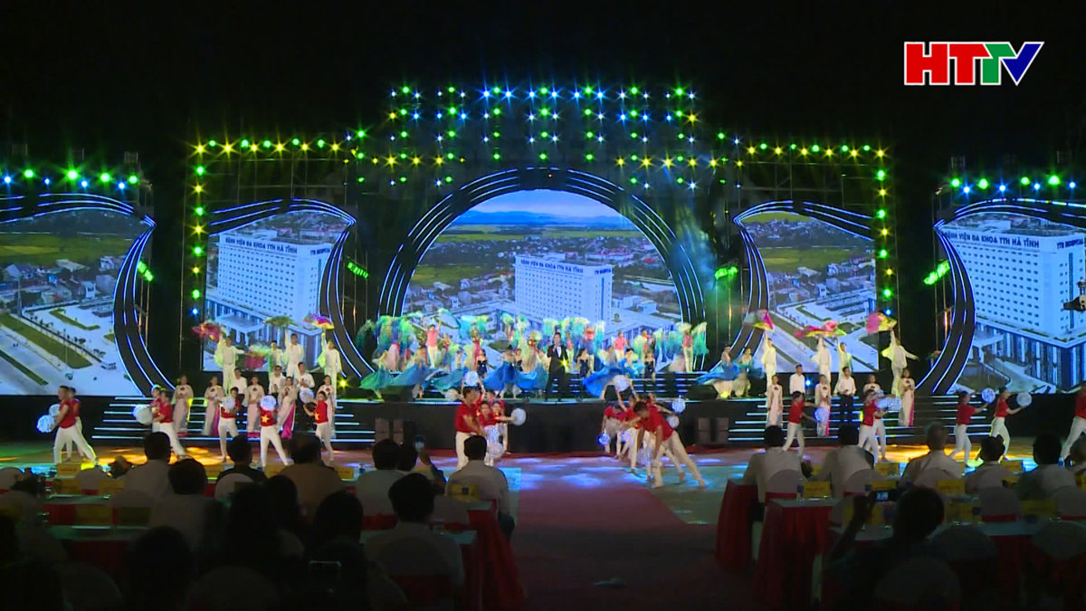 Tưng bừng khai trương mùa du lịch biển Hà Tĩnh