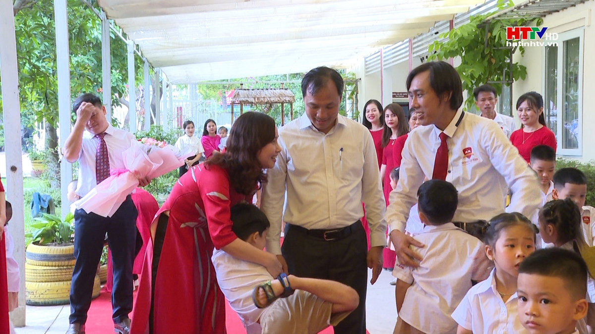 Trên 362 nghìn học sinh Hà Tĩnh náo nức bước vào năm học mới