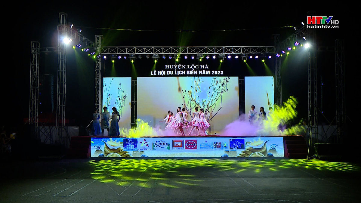 Lộc Hà Khai trương mùa du lịch biển