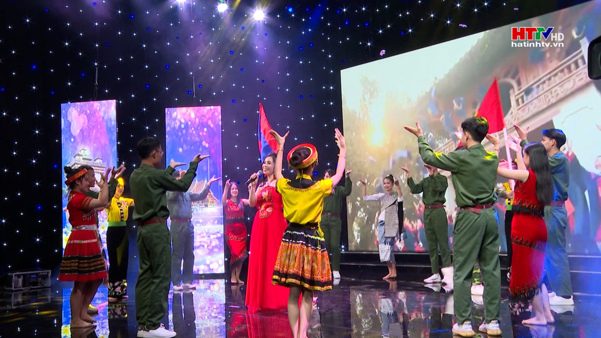 "Nghĩa tình hai mái Trường Sơn"- Thắt chặt mỗi quan hệ Việt -Lào