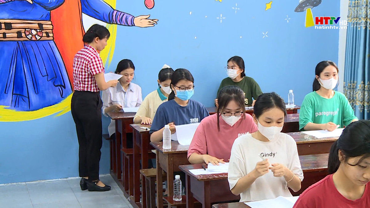 Hà Tĩnh công bố điểm chuẩn vào các trường THPT