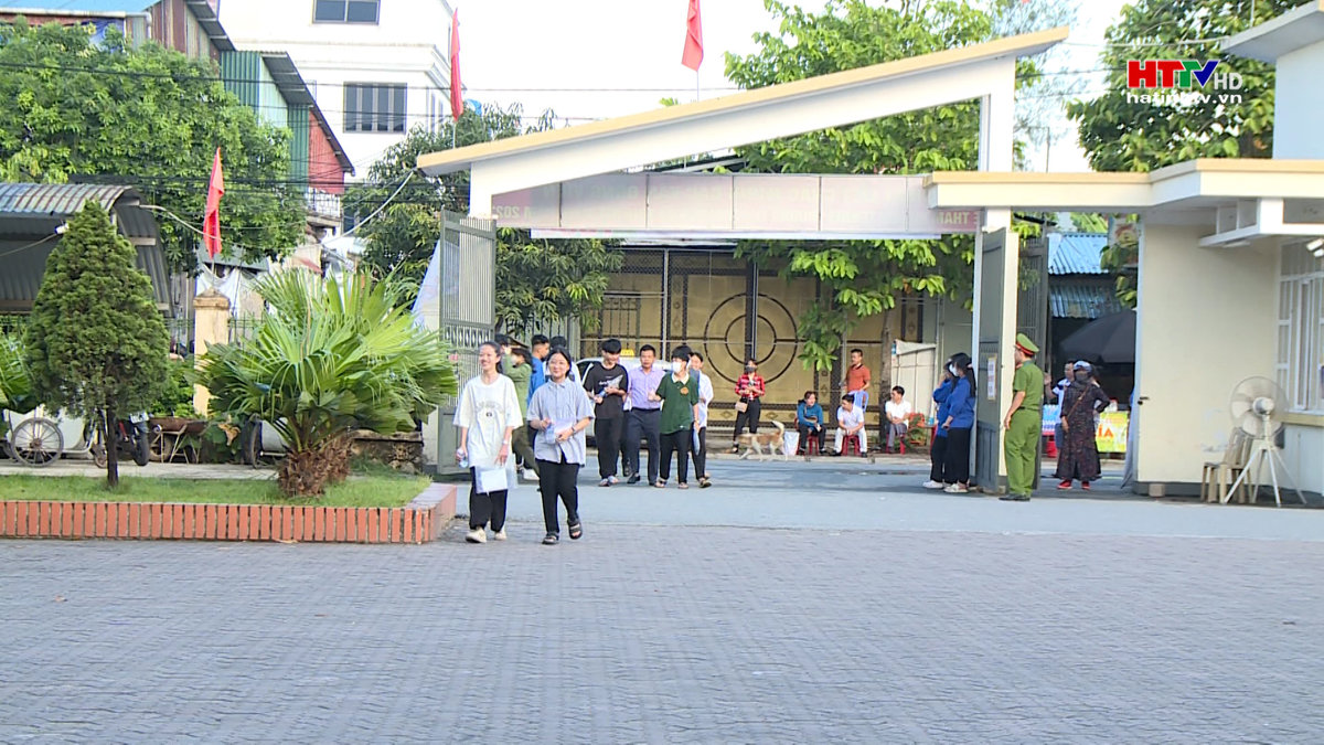 1.100 thí sinh dự thi vào trường THPT Chuyên Hà Tĩnh