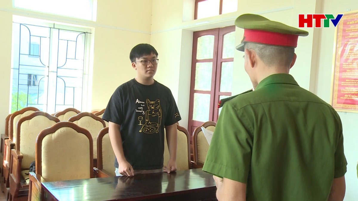 Khởi tố cặp vợ chồng trẻ chiếm đoạt tài sản của người khác để tiêu xài