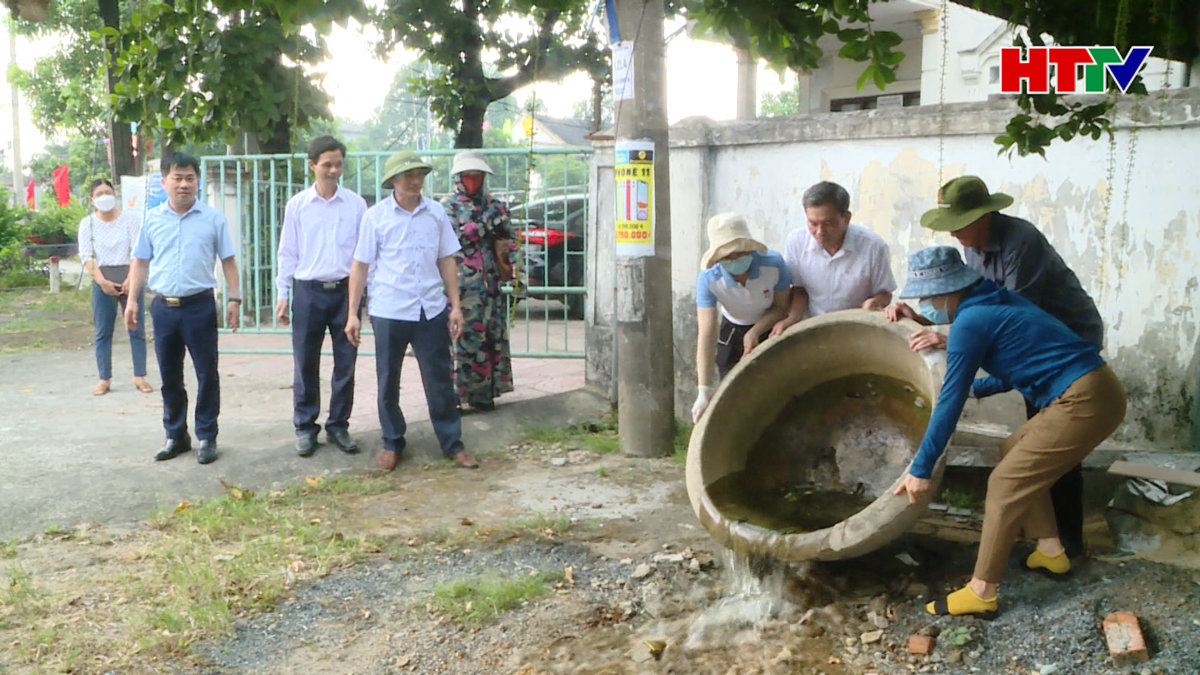 Gần 500 người dân ra diệt loăng quăng/bọ gậy phòng, chống SXH