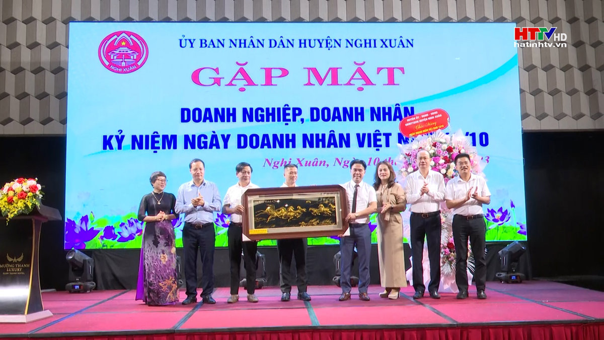 Nghi Xuân vinh danh 25 doanh nghiệp, doanh nhân tiêu biểu
