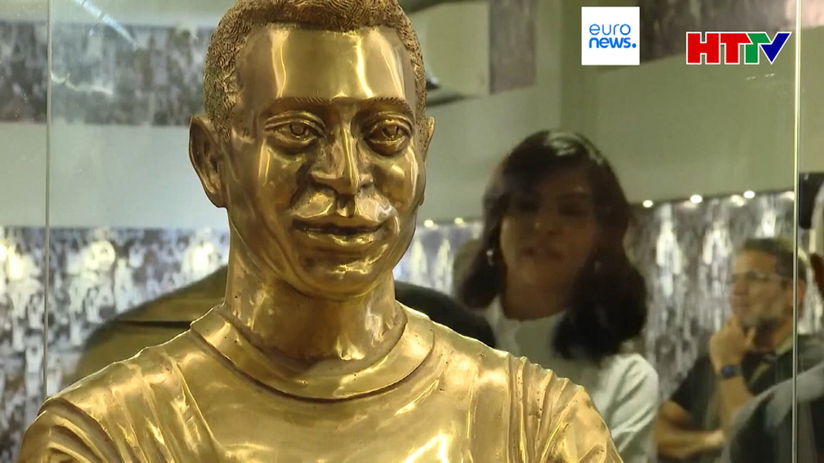 'Vua bóng đá' Pele yên nghỉ trong ngôi mộ bằng vàng