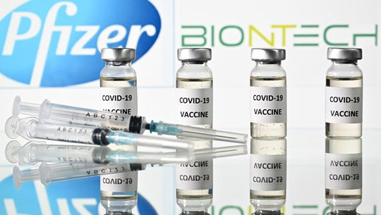 Pfizer/BioNTech nghiên cứu tiêm bổ sung để chống lại biến thể mới