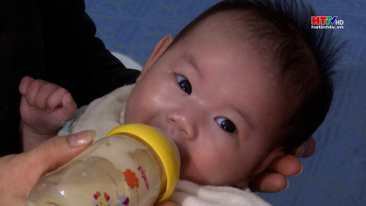 Phía sau những đứa trẻ bị bỏ rơi