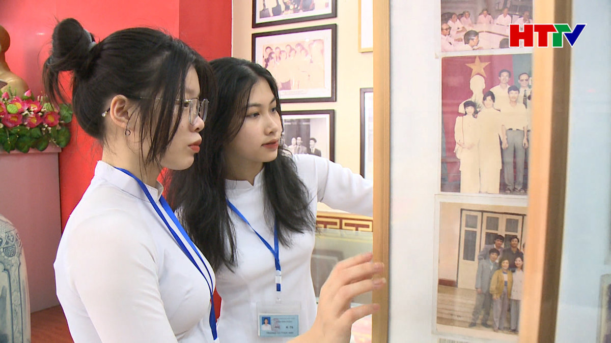 Phát động Cuộc thi Ảnh “Áo dài với quê hương Hà Tĩnh”