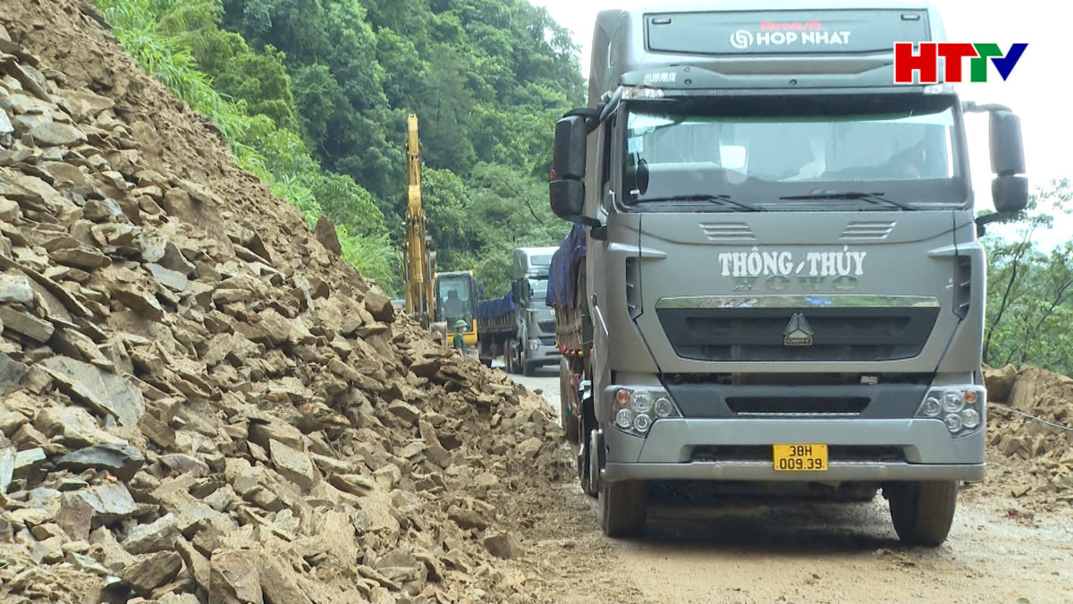 Chủ động điều tiết giao thông trên Quốc lộ 8