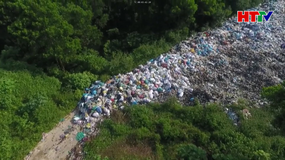 Khu xử lý rác thải Vũ Quang "trễ hẹn" 2 năm, rác chất thành núi