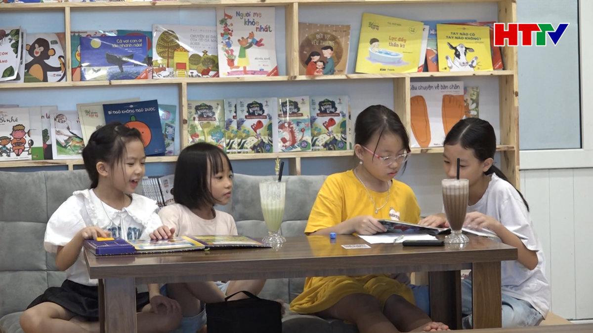 Độc đáo quán cafe sách