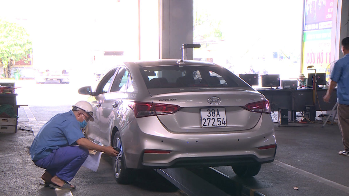 Chính phủ chỉ đạo chấm dứt tình trạng ách tắc đăng kiểm