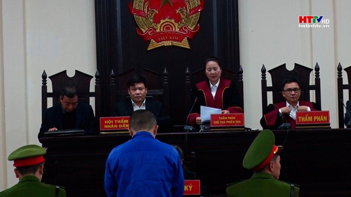 11 năm tù cho tội giết người, chống người thi hành công vụ