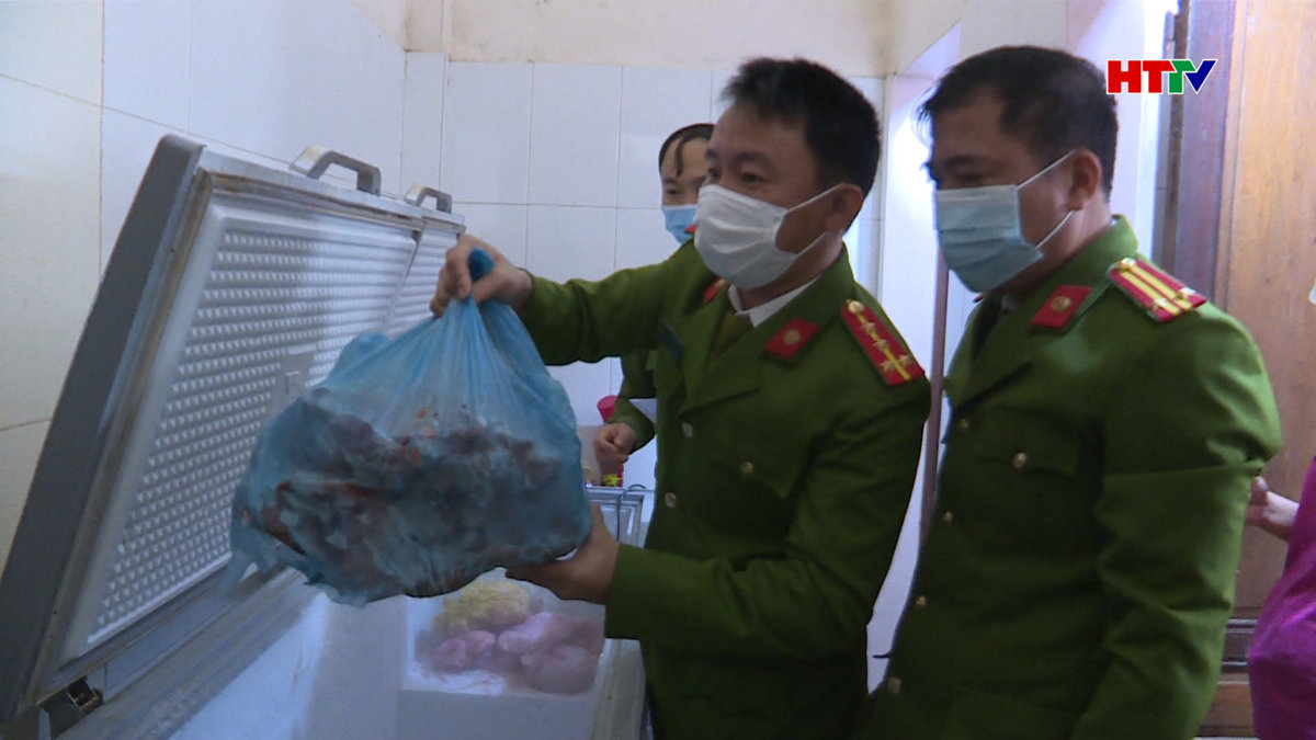 Phát hiện 270kg thực phẩm bẩn trong nhà một hộ dân