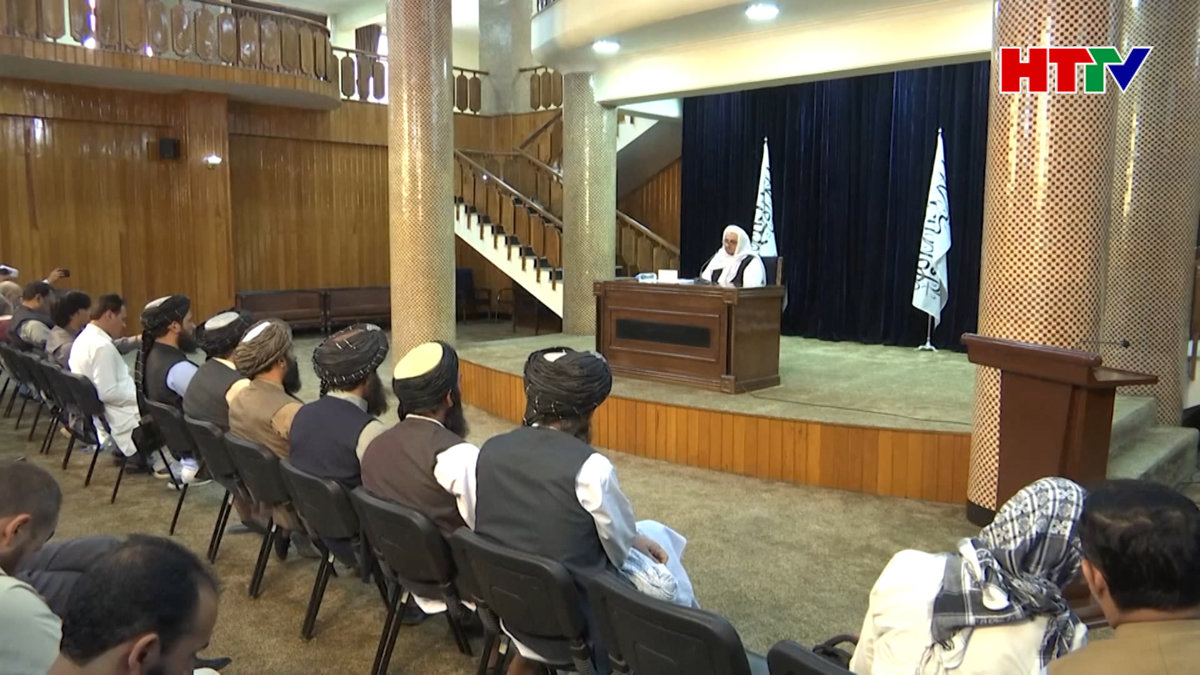 Taliban cho phép phụ nữ học tiếp đại học