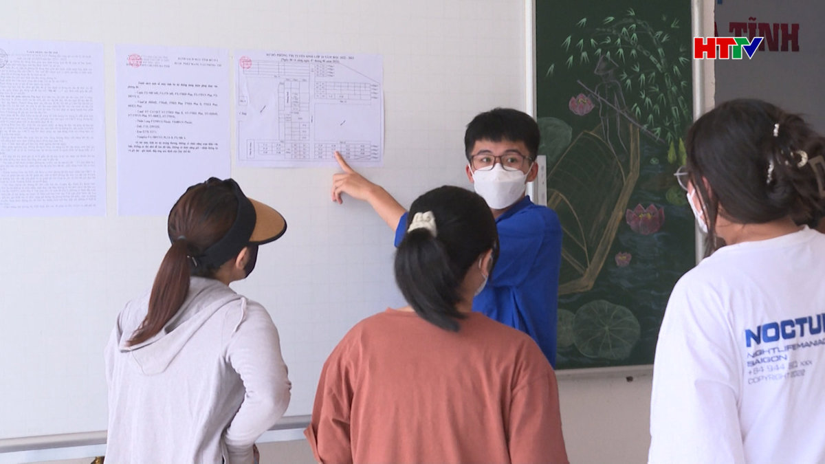 Hơn 16.000 thí sinh làm thủ tục dự thi vào lớp 10 THPT