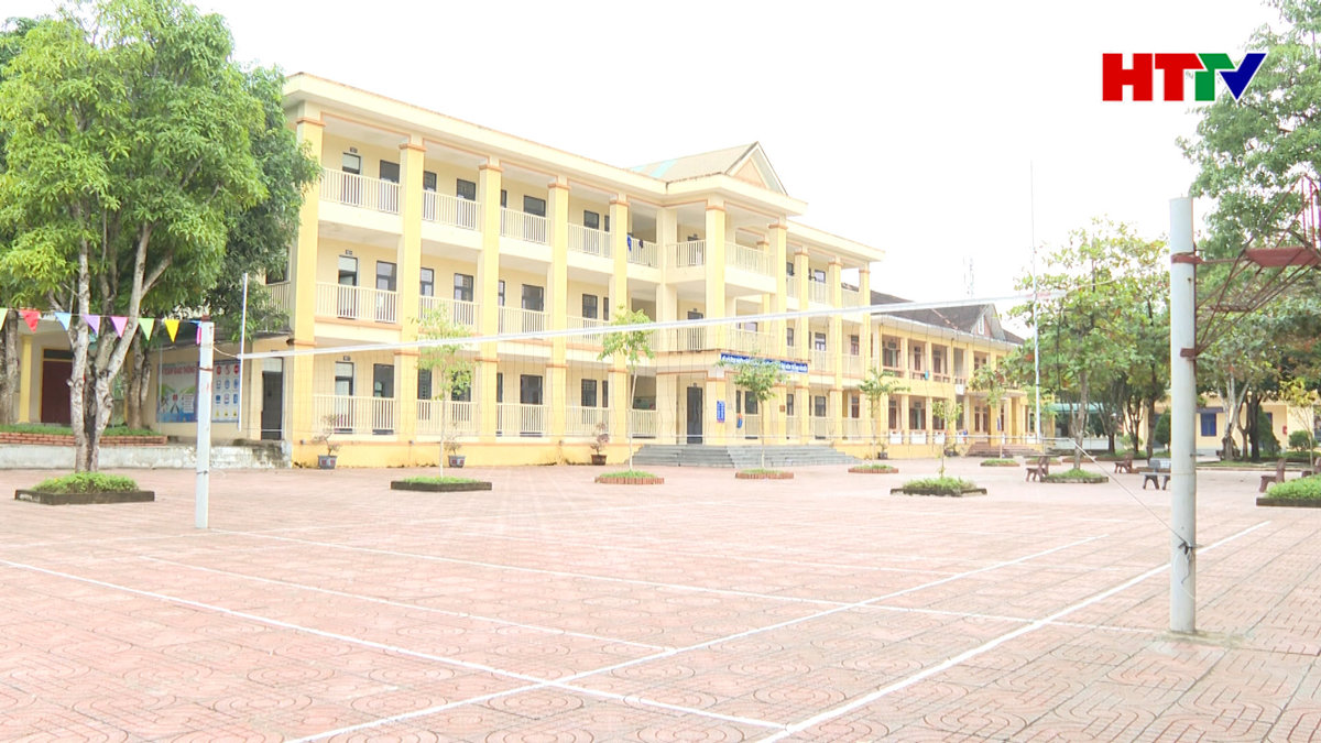 Thu chi đầu năm học: Tự nguyện hay bắt buộc?