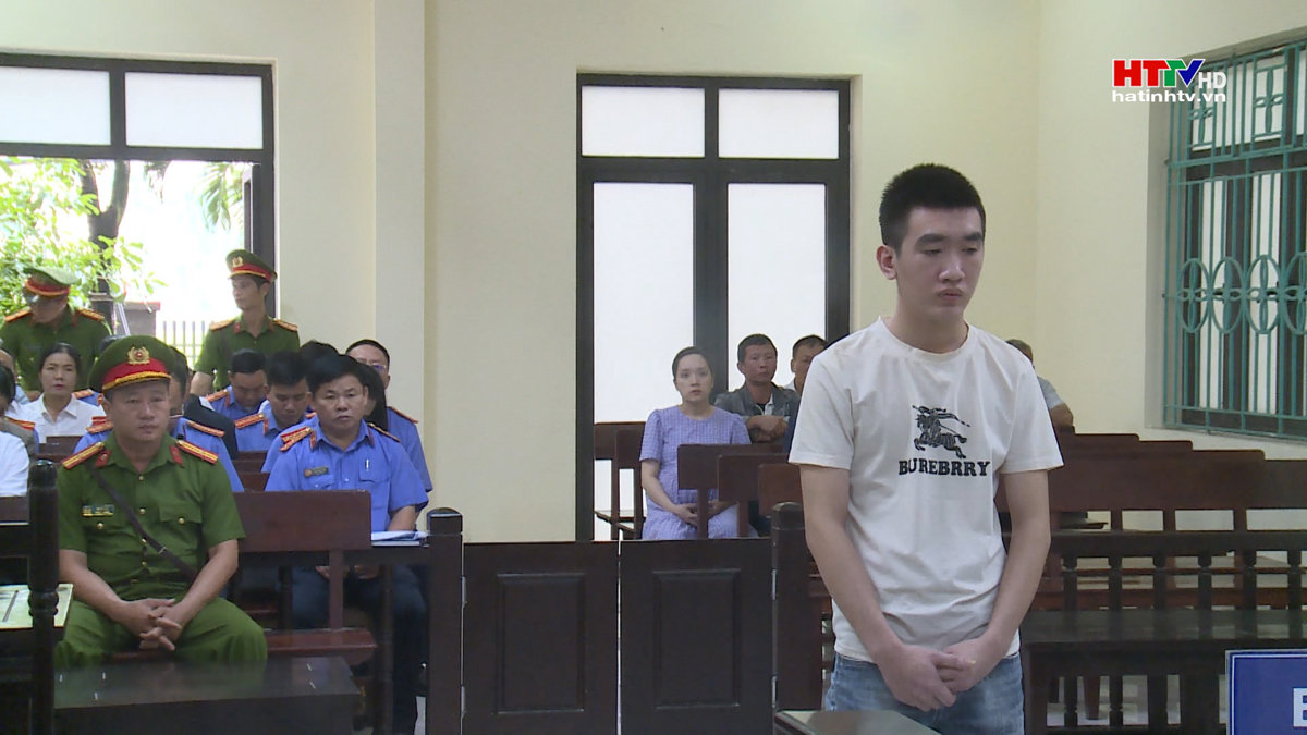 Cầm cố xe thuê lấy tiền tiêu xài, U20 lĩnh 8 năm tù 