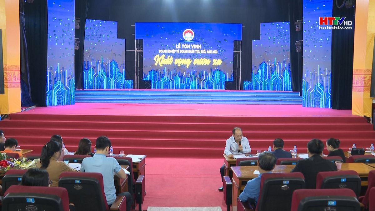 Lễ tôn vinh doanh nghiệp, doanh nhân tiêu biểu lên sóng HTTV ngày 12.10