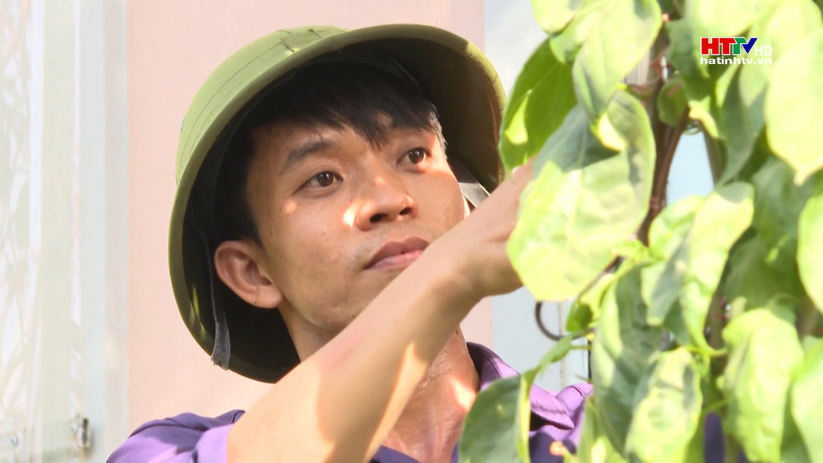  Chàng trai trẻ đam mê sáng tạo nghệ thuật