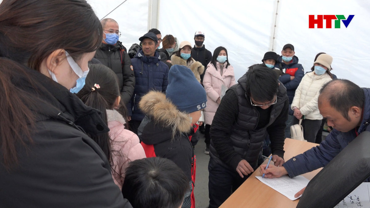 Gần 600 công dân Việt Nam sơ tán từ Ukraine về nước an toàn