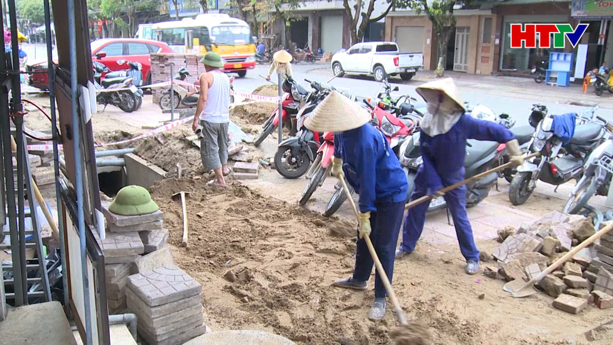 Tình trạng đào bới vỉa hè đường Hải Thượng