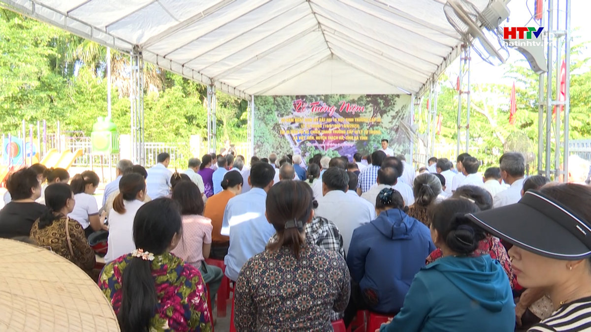 Xã Việt Tiến tưởng niệm 55 năm ngày bom Mỹ sát hại 16 học sinh trường cấp 3 Lý Tự Trọng­