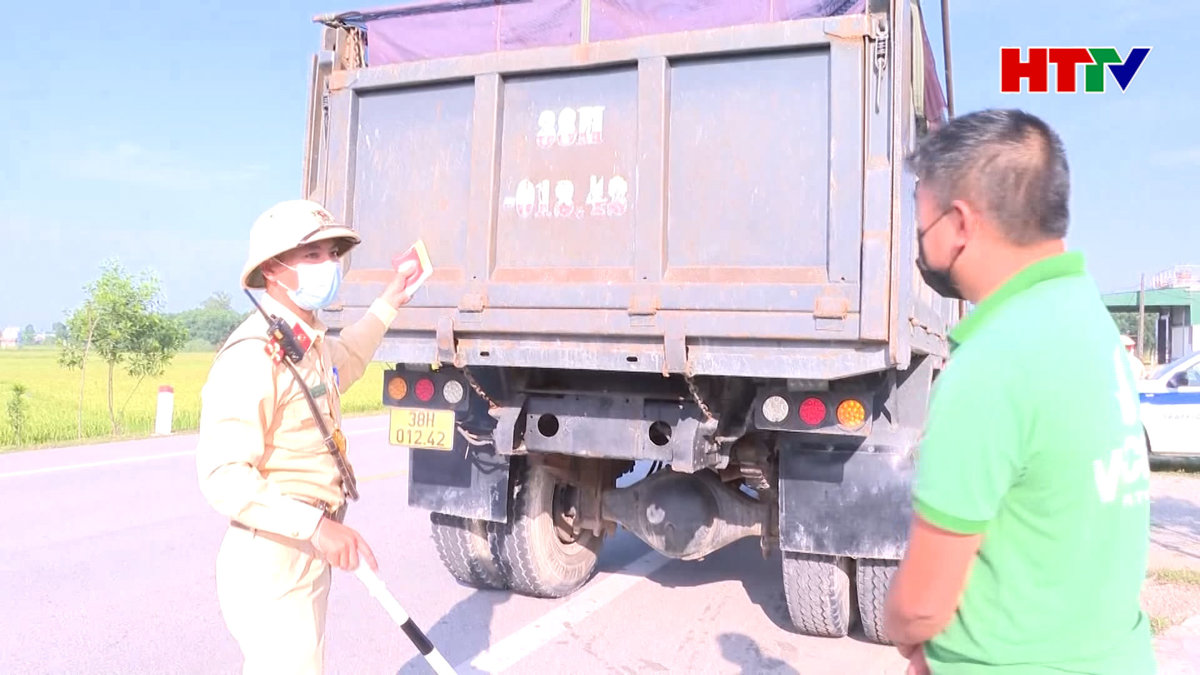 Gần 900 chủ xe tải tự giác cắt thành thùng cơi nới