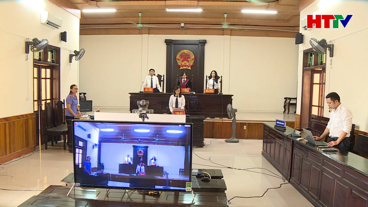 Lĩnh 11 năm tù vì làm giả con dấu, lừa đảo chiếm đoạt tài sản