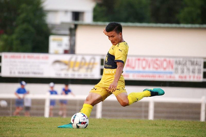 Quang Hải rời Pau FC
