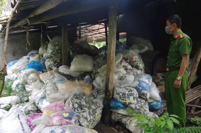 Ngăn chặn, xử lý nghiêm hành vi tái chế khẩu trang, găng tay y tế