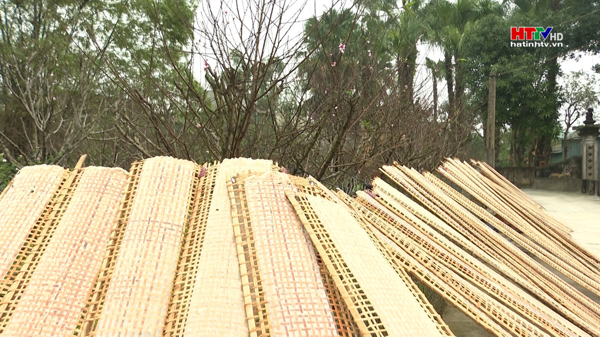 Bánh đa nem thôn Bình, xã Thạch Hưng tất bật chuẩn bị hàng Tết