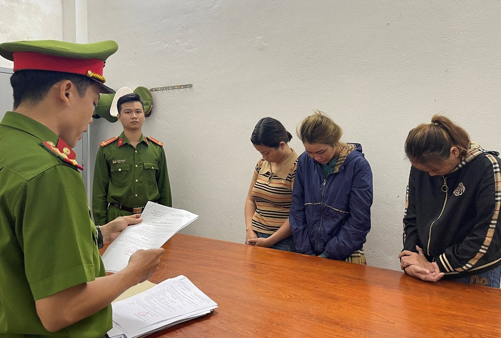 Bán "thuốc tiên" ở Đà Nẵng, 3 "nữ quái" bị bắt giam