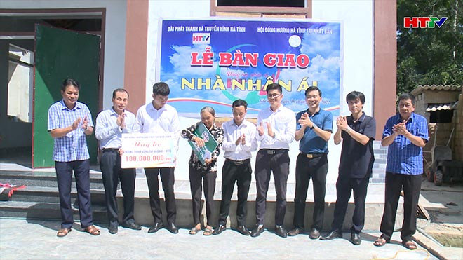 Vòng tay nhân ái - HTTV bàn giao nhà nhân ái