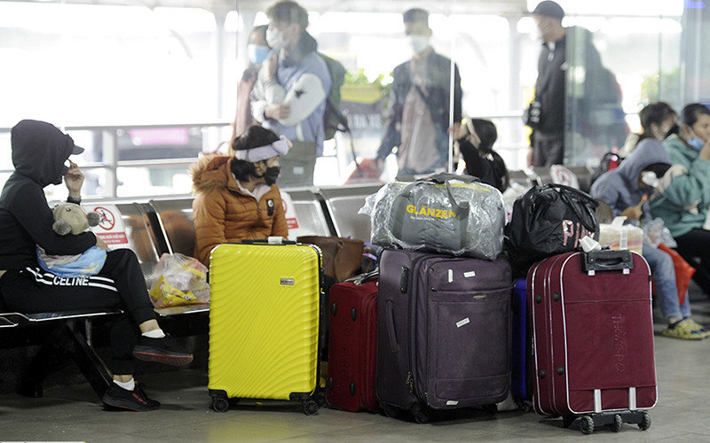 Bộ Y tế: Tạo điều kiện cho người dân về quê ăn Tết, không "ngăn sông cấm chợ"