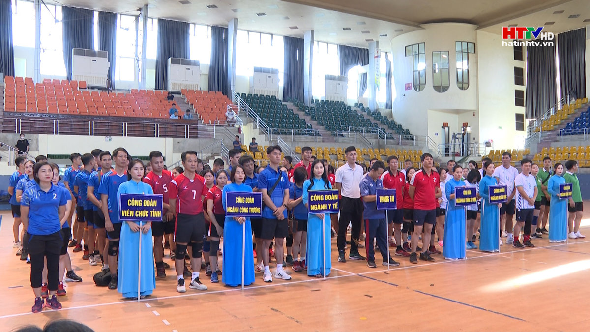 Giải bóng chuyền chào mừng Đại hội Công đoàn Hà Tĩnh