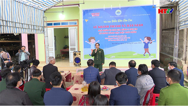 Bộ đội Biên phòng Hà tĩnh trao tặng nhà nhân ái cho người dân biên giới