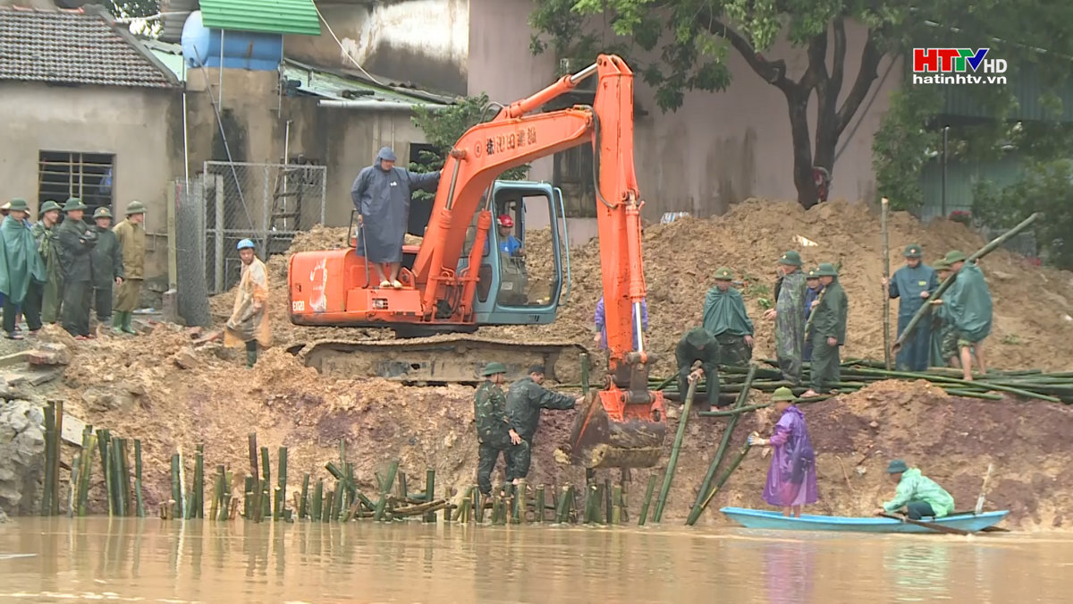 Cẩm Xuyên khắc phục sạt lở sông Ngàn Mọ