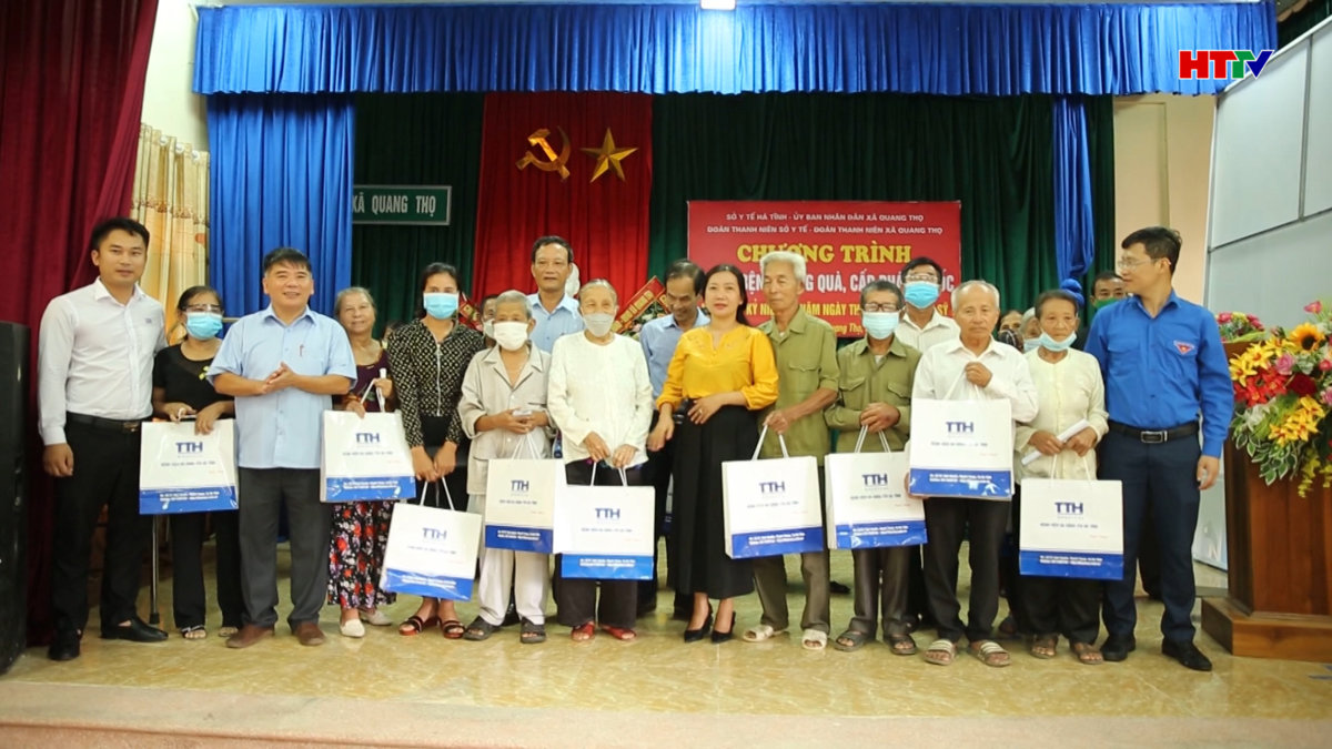 Khám, cấp phát thuốc miễn phí cho hơn 300 người dân Vũ Quang