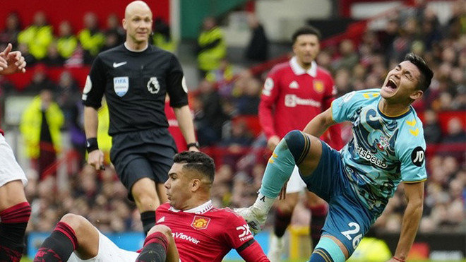 MU không kháng cáo, Casemiro bị cấm thi đấu 4 trận sau thẻ đỏ