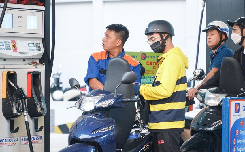 Chi phí kinh doanh xăng dầu dự kiến tăng từ ngày 11/11