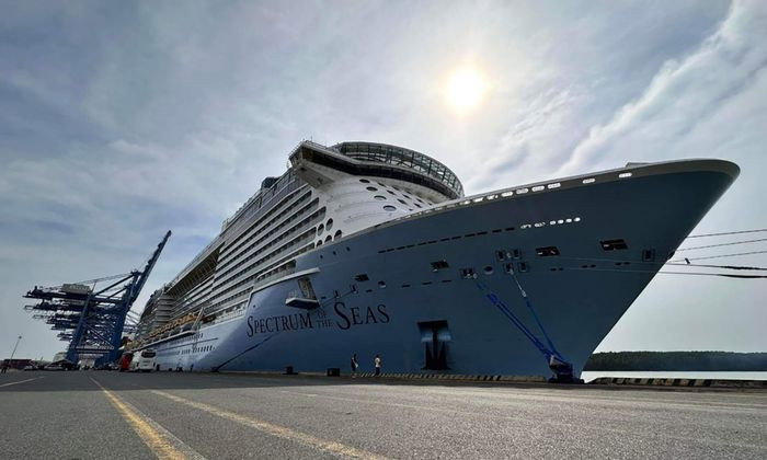 Choáng ngợp với nội thất của du thuyền hiện đại bậc nhất thế giới đến Việt Nam